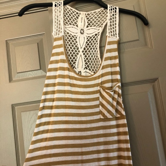 Maxi - Picture 2 of 4